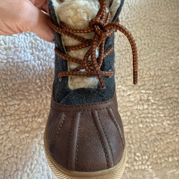 Baby Gap Winter Boots - Picture 2 of 5
